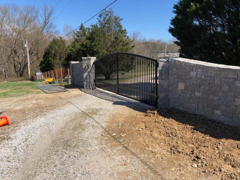 Driveway automatic gate by Pro-Line Fence Co. LLC