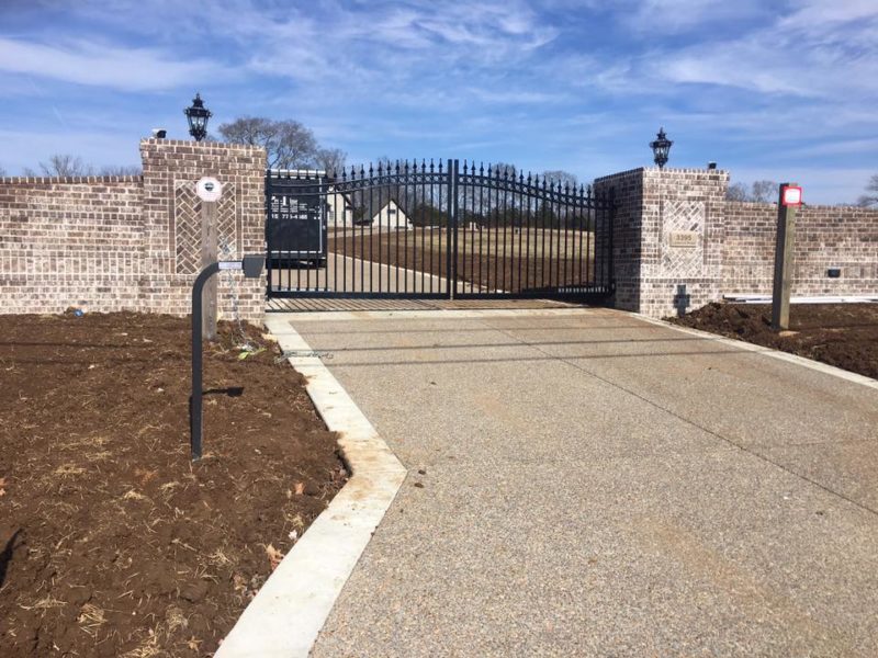 Estate driveway fence by Pro-Line Fence Co. LLC